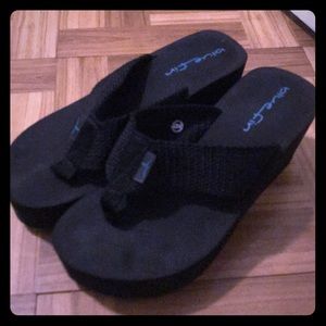 Platform foam flip flop sandals 👡